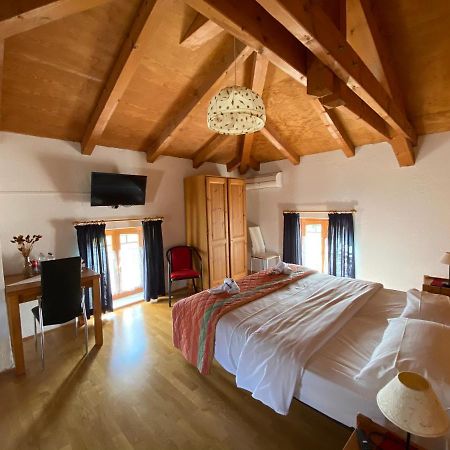 Qui Wolf Udine Hotel Collalto Exterior photo