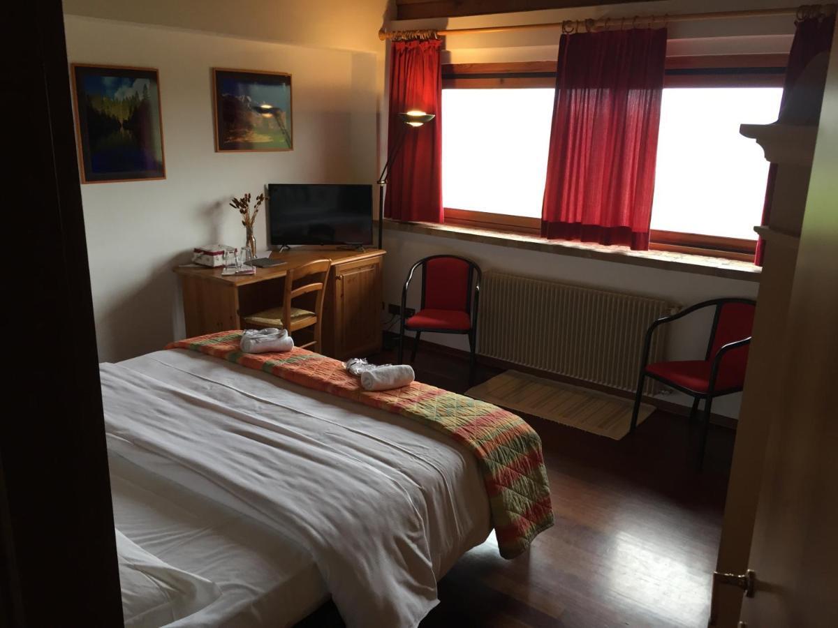 Qui Wolf Udine Hotel Collalto Exterior photo